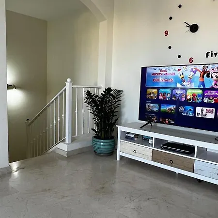 Elegant Mar شقة *